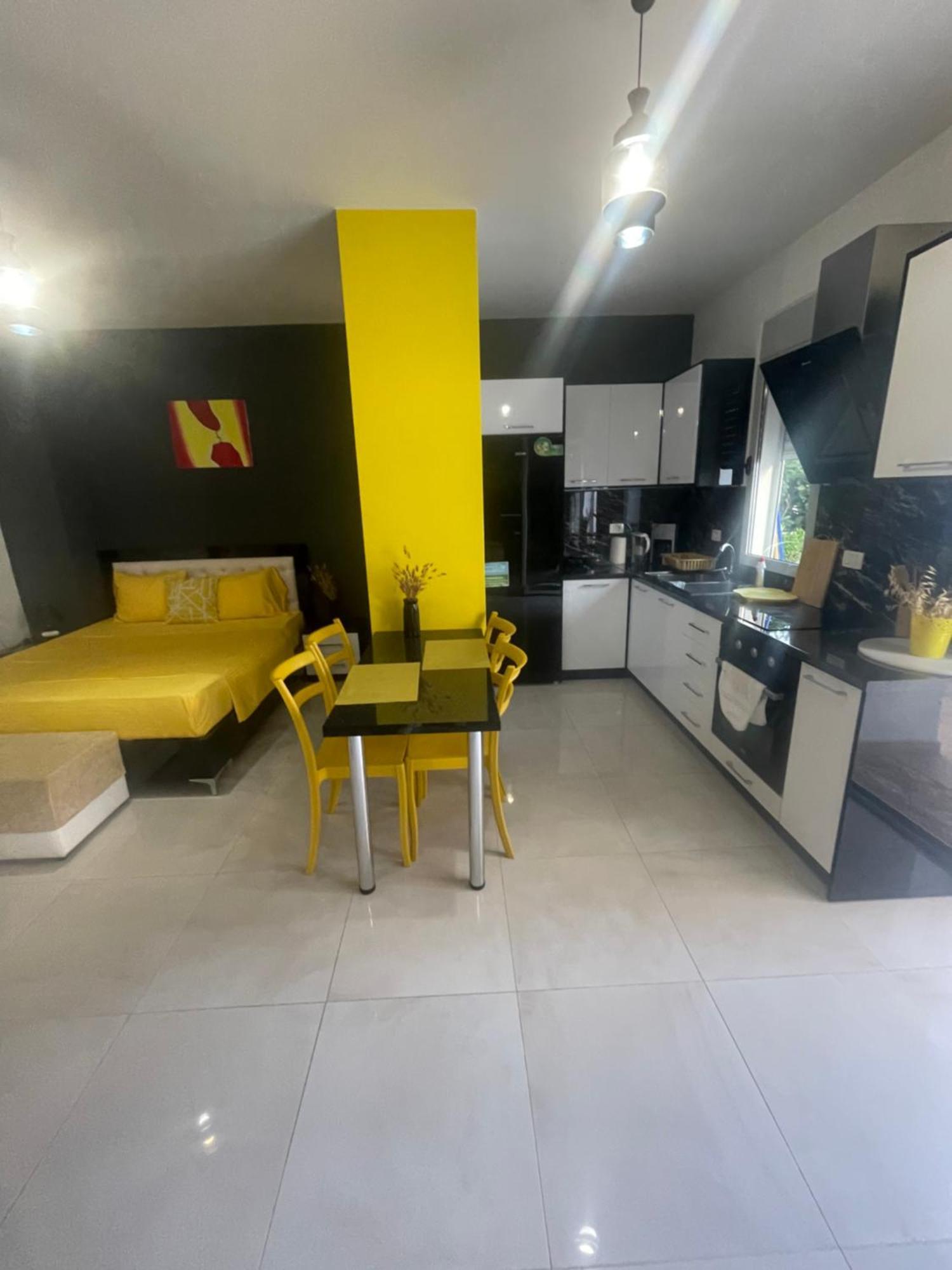 Marsela Gurma Apartments Sarandë Exterior foto